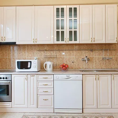 Hotel Center - Dobrinjska 4*