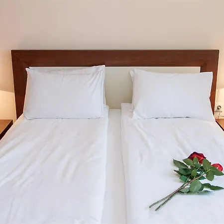 Center - Dobrinjska 4*