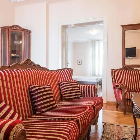 Hotel Center - Dobrinjska 4*