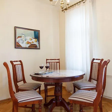 Center - Dobrinjska Hotel