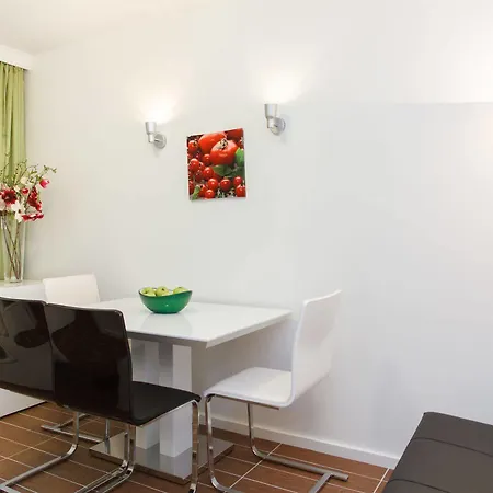 Center - Dobrinjska 4* Belgrade