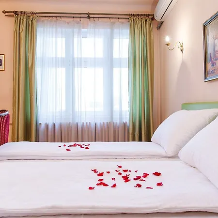 Hotel Center - Dobrinjska 4*