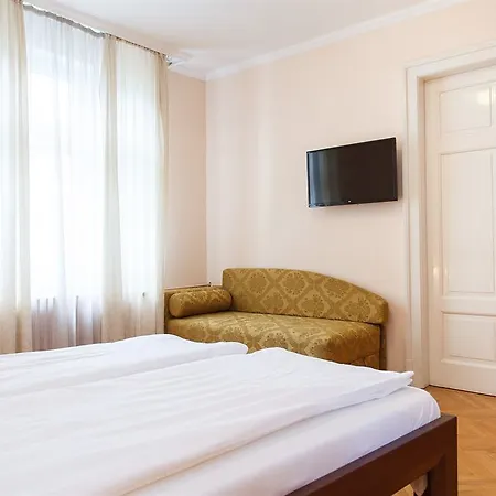 Center - Dobrinjska Hotel